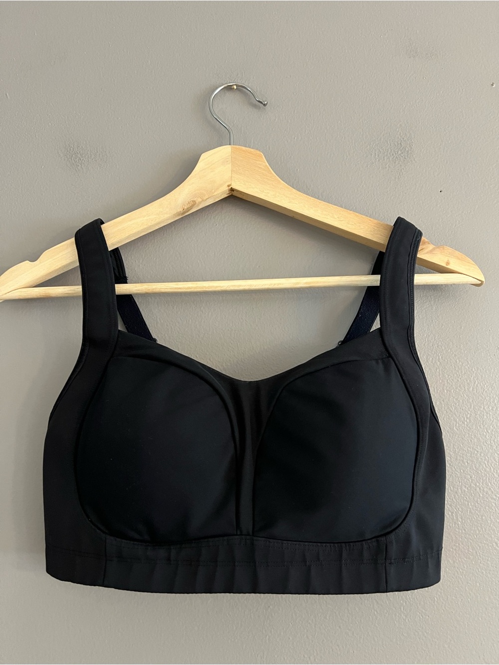 Lululemon Ta Ta Tamer Bra Womens 36D Black High Support Sports Bra Workout *Flaw